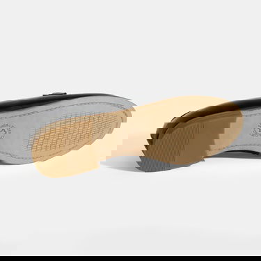  Siyah Kadın Metal Aksesuarlı Slip-On Rugan Loafer