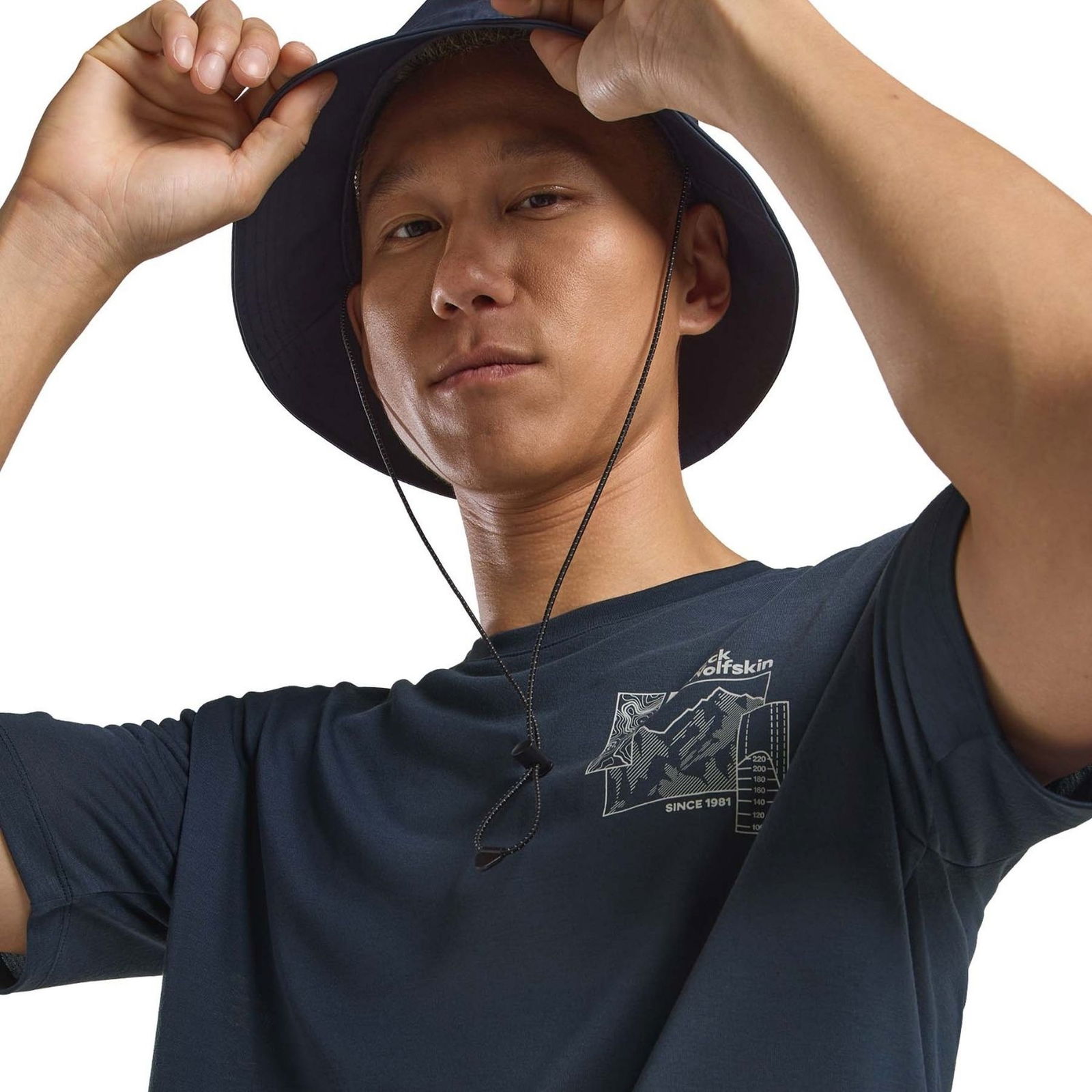 VONNAN GRAPHIC T M