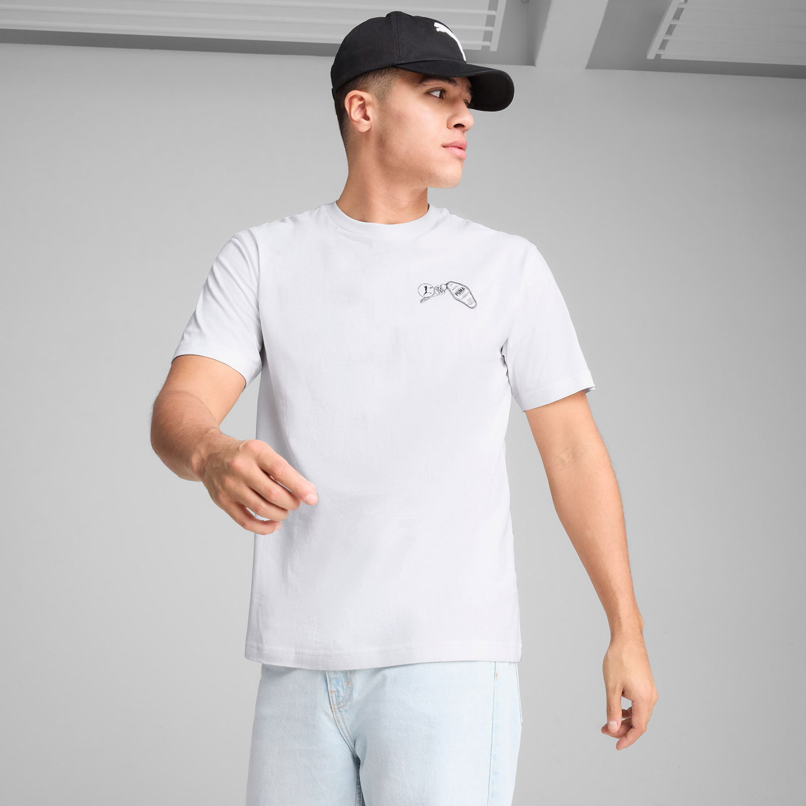 Puma Graphics Hotel Relaxed Erkek Beyaz T-Shirt