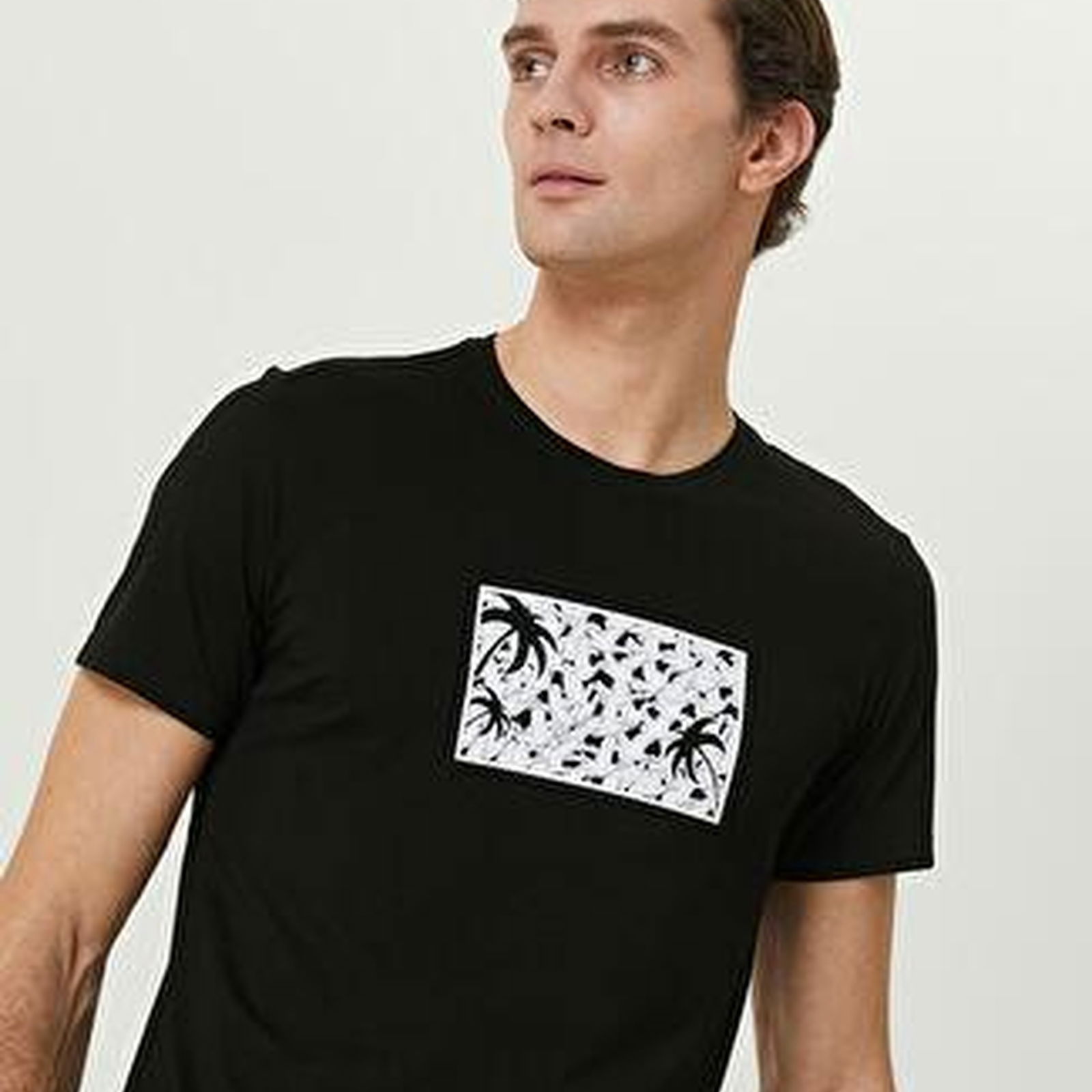 Siyah Palmiye Baskılı T-shirt
