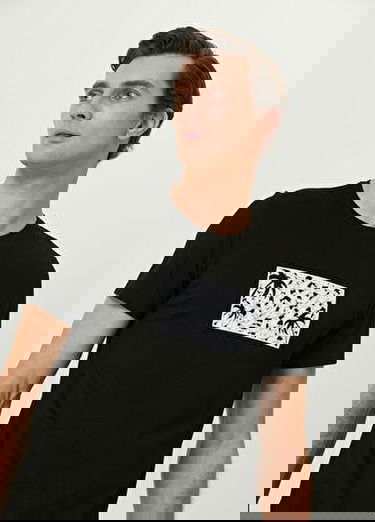  Siyah Palmiye Baskılı T-shirt