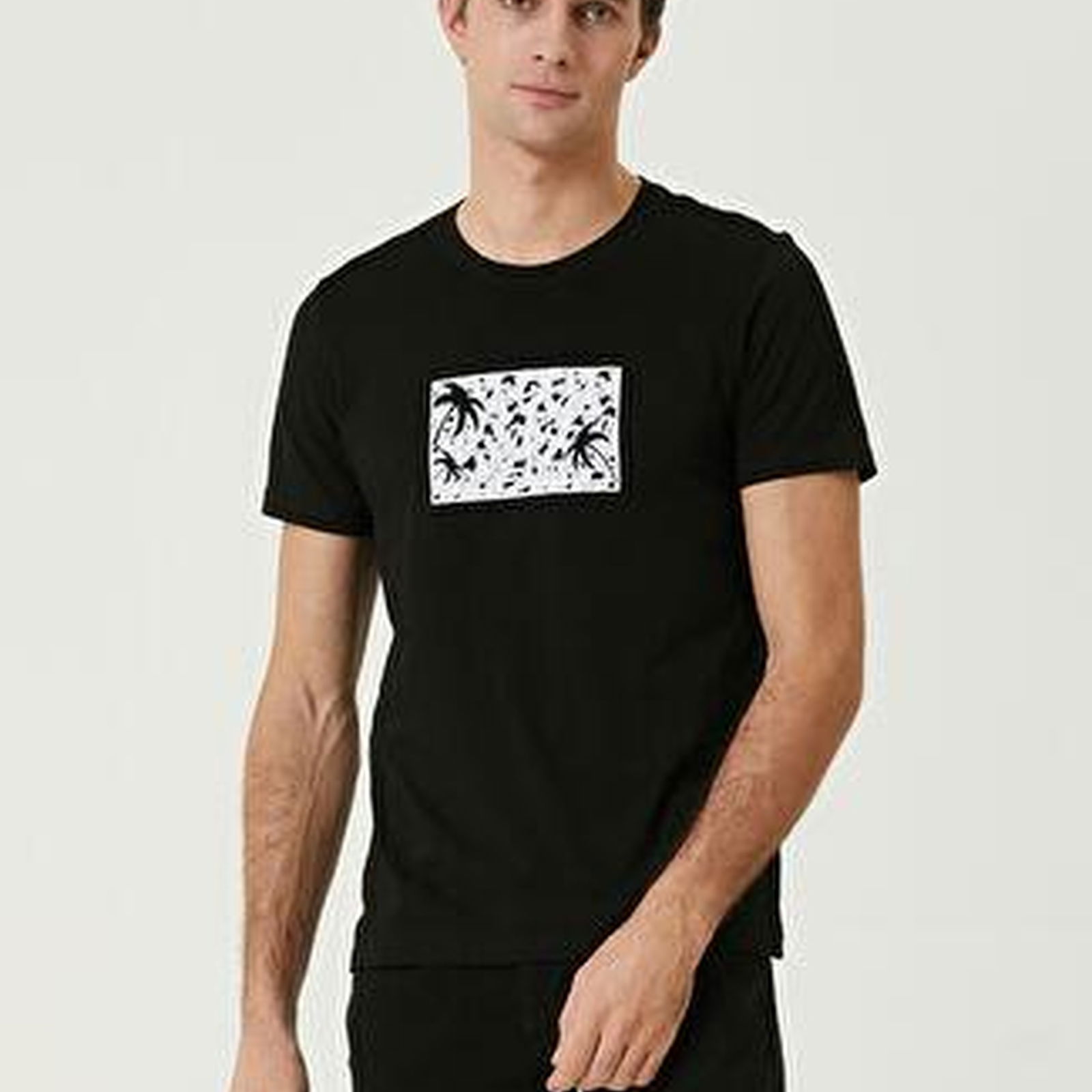 Siyah Palmiye Baskılı T-shirt