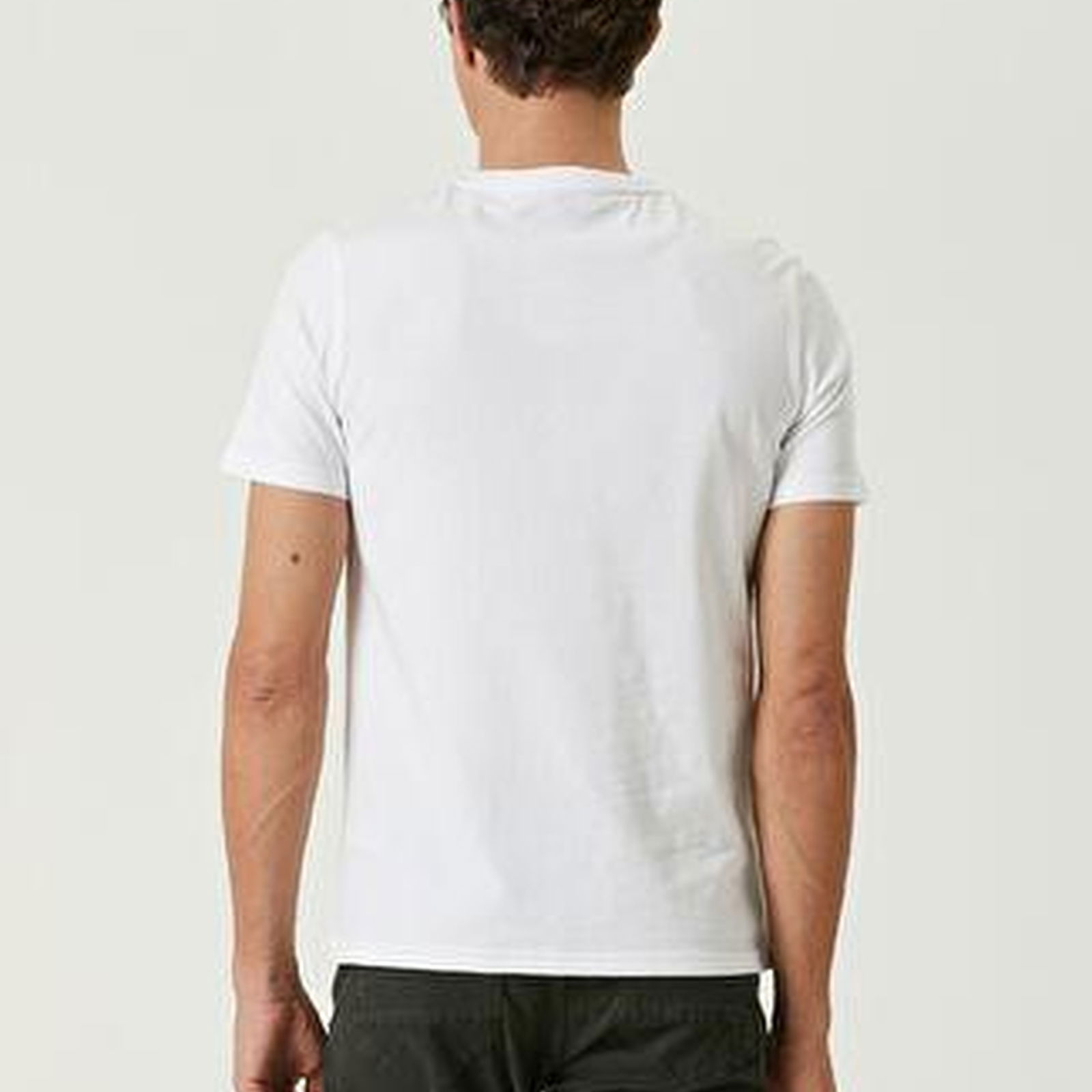 Beyaz Manzara Baskılı Nakışlı T-shirt