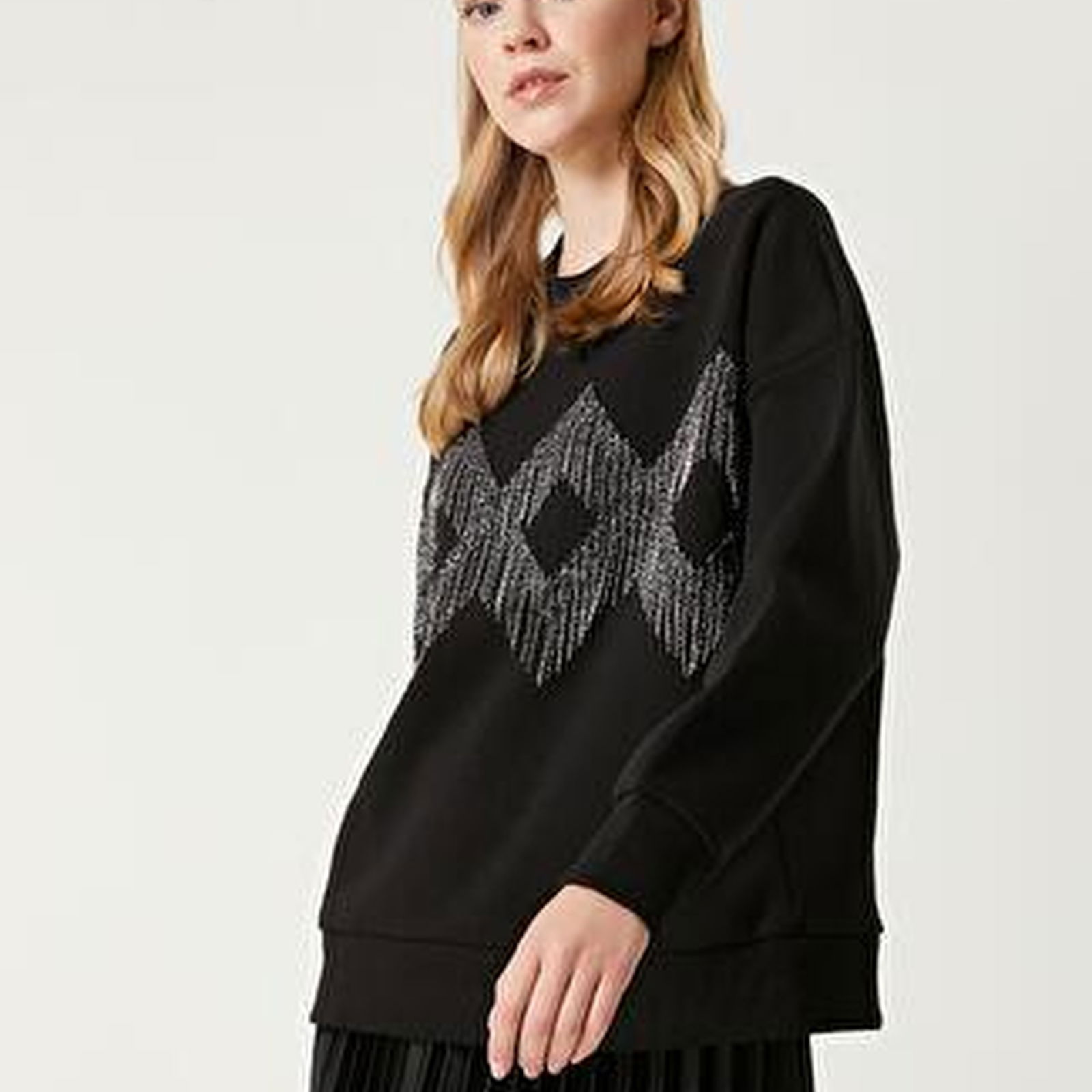 Siyah Zincir Detaylı Sweatshirt