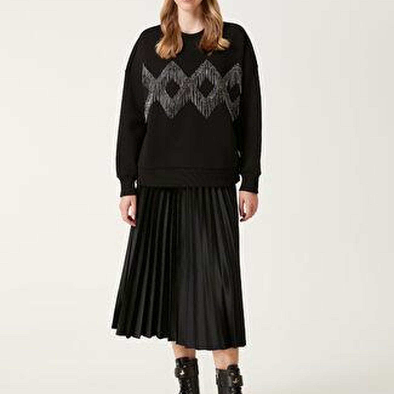 Siyah Zincir Detaylı Sweatshirt
