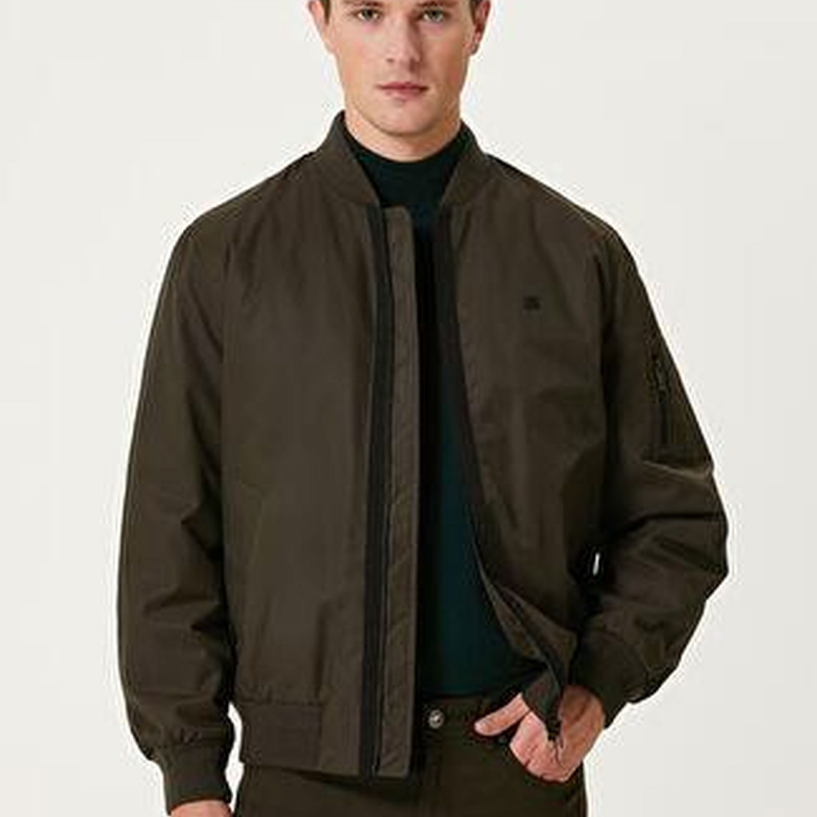 Haki Bomber Mont