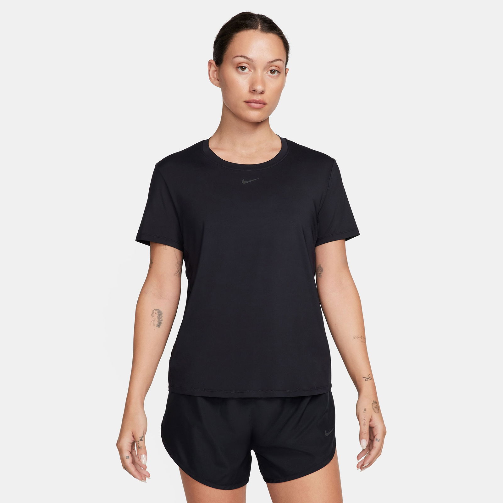 Nike One Classic Dri-Fit Kadın Siyah T-Shirt