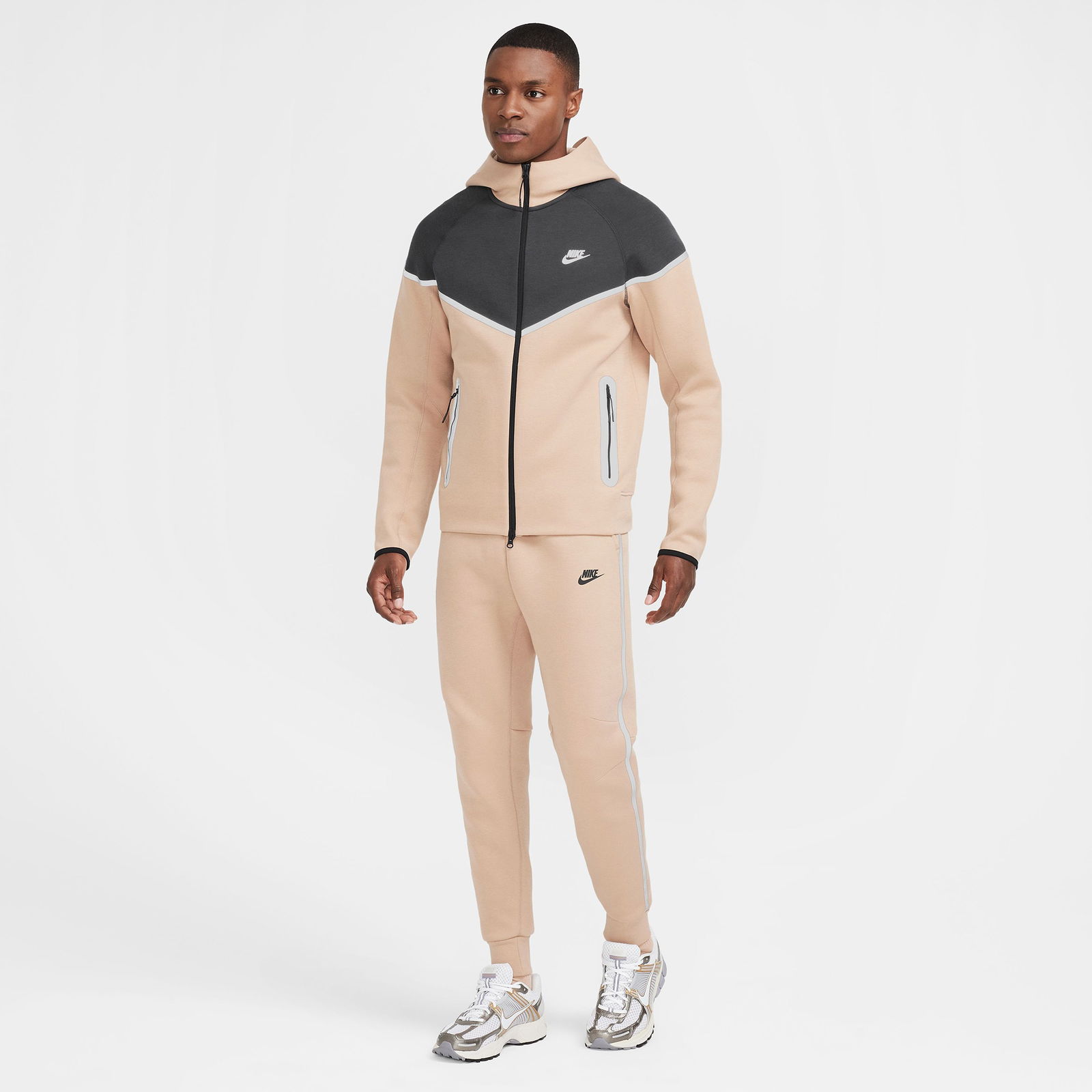 Nike Tech Windrunner Erkek Bej Ceket