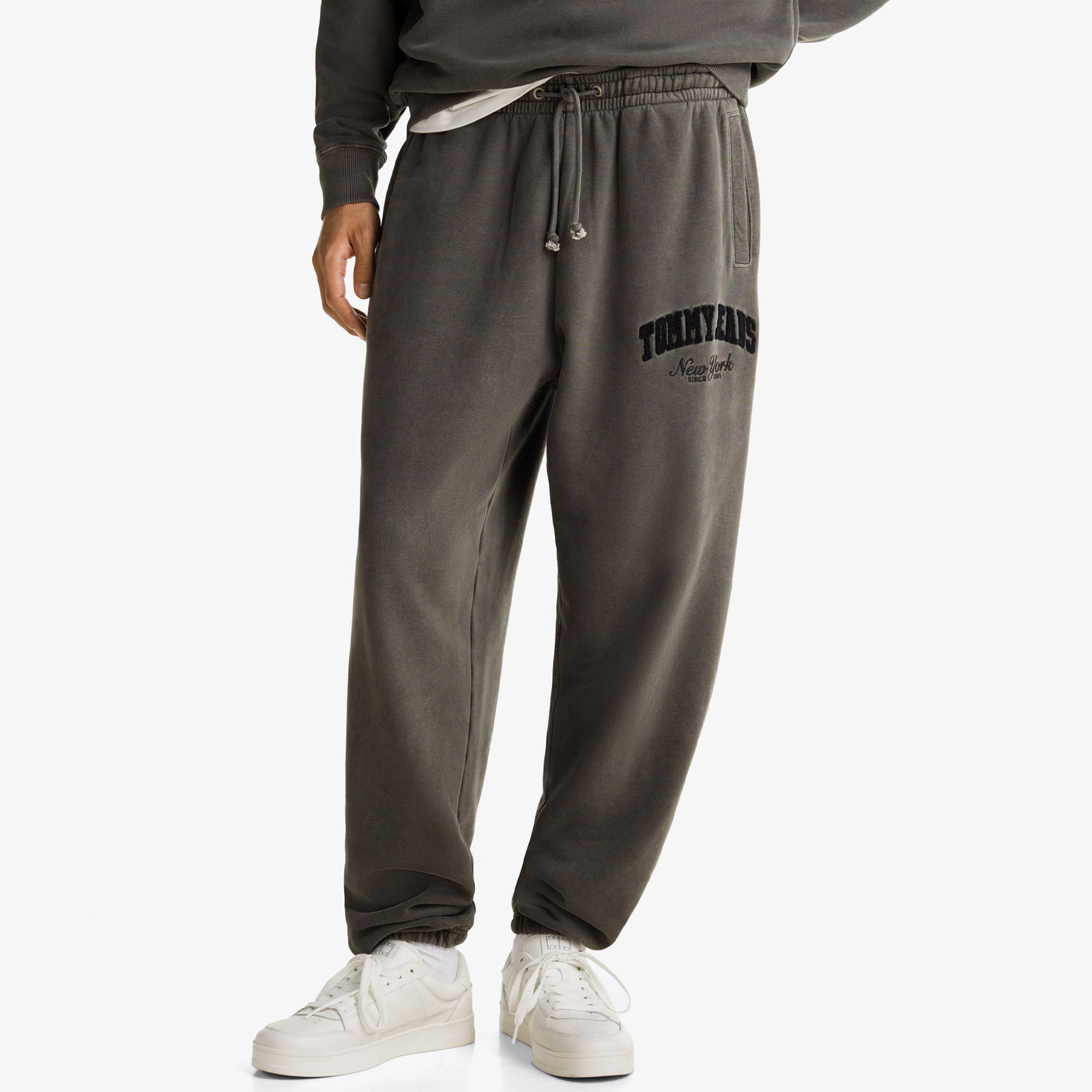 Tommy Jeans Rlx Vintage Varsity Jogger Erkek Siyah Eşofman Altı