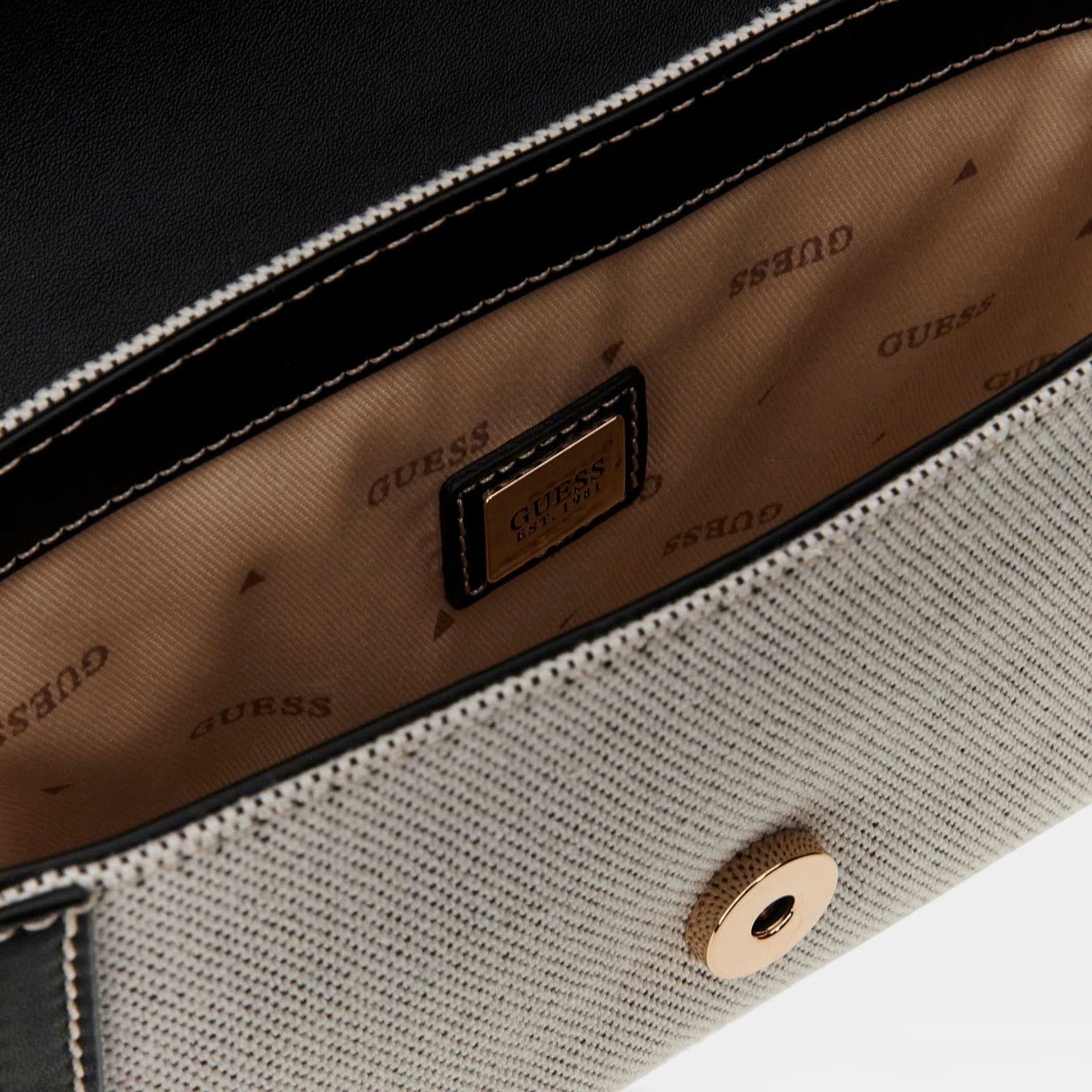 Guess Sebina Bucket 24190 Kadın Siyah Omuz Çantası