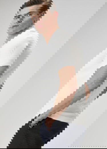  Beymen Club Erkek Kırık Beyaz Logo Jakarlı Kısa Kollu Kazak