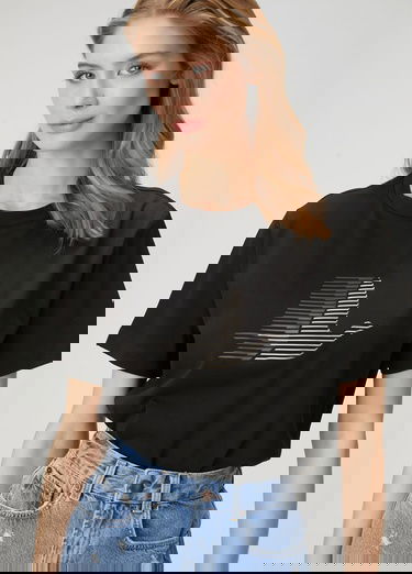  Beymen Club Kadin Siyah Çizgi Efektli Kaz Logolu T-shirt