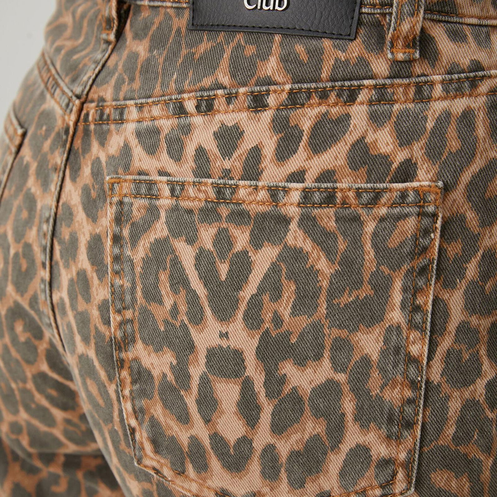 Beymen Club Kadin Mom Fit Leopar Desenli Jean Pantolon