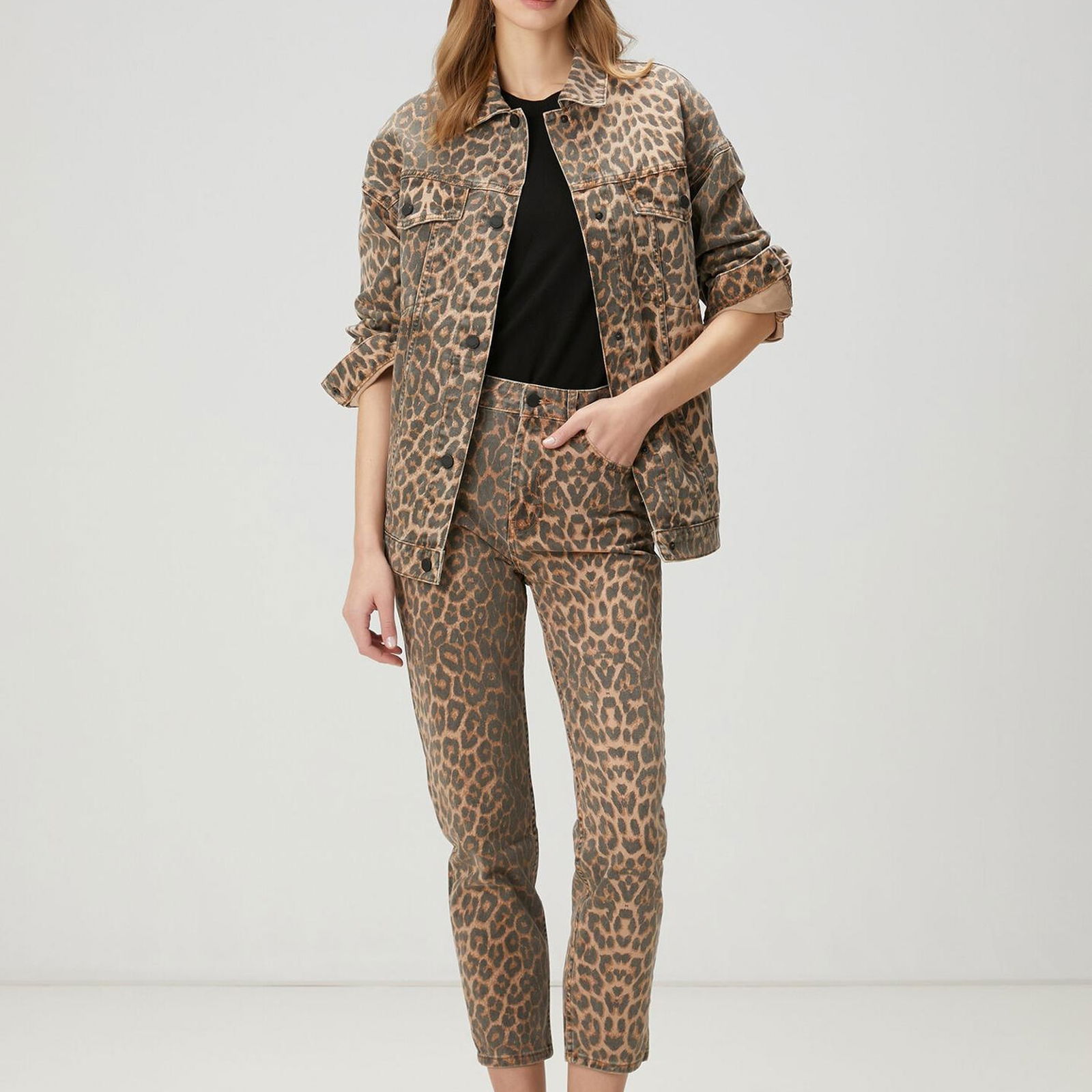 Beymen Club Kadin Mom Fit Leopar Desenli Jean Pantolon