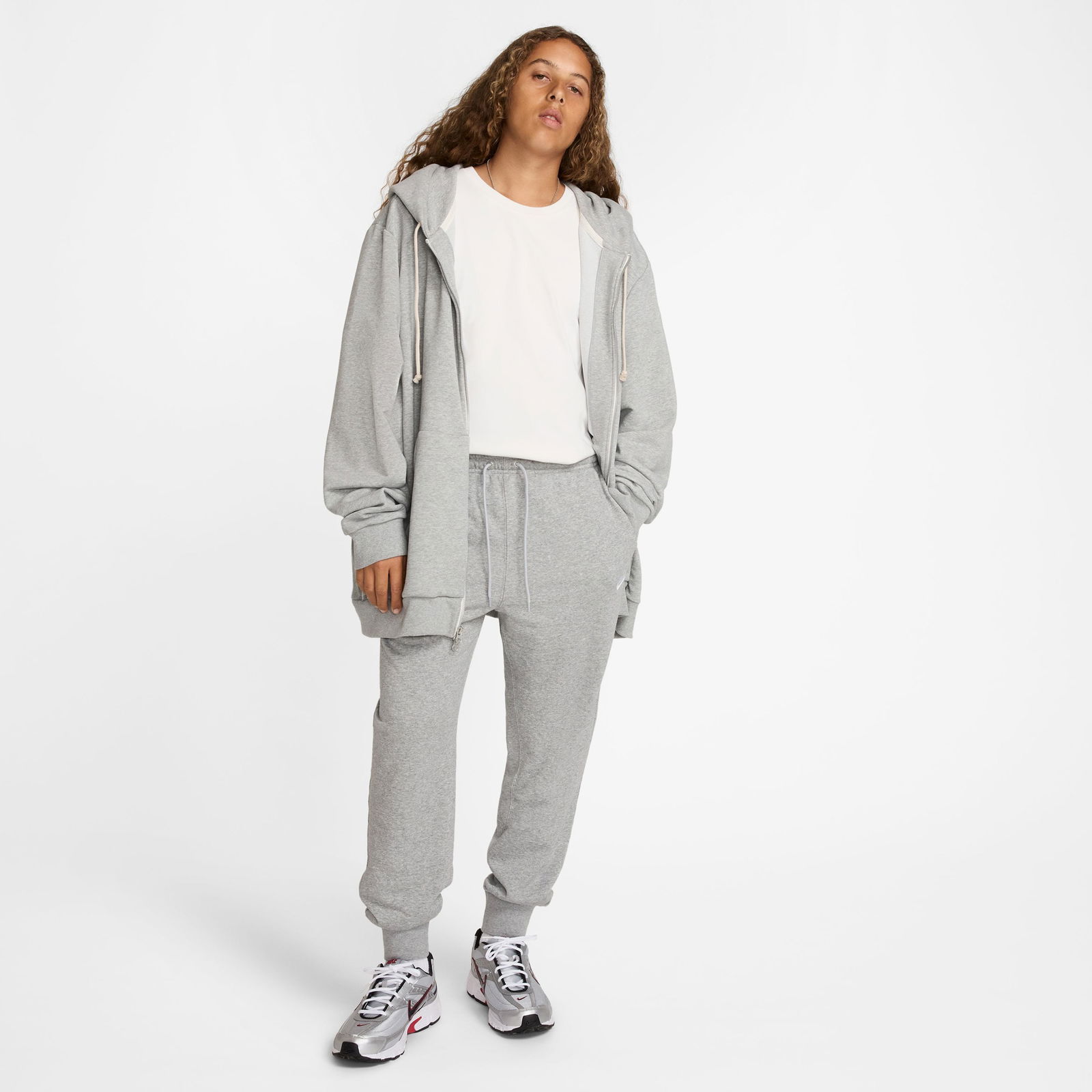 Nike Club Fit Erkek Gri Eşofman Altı
