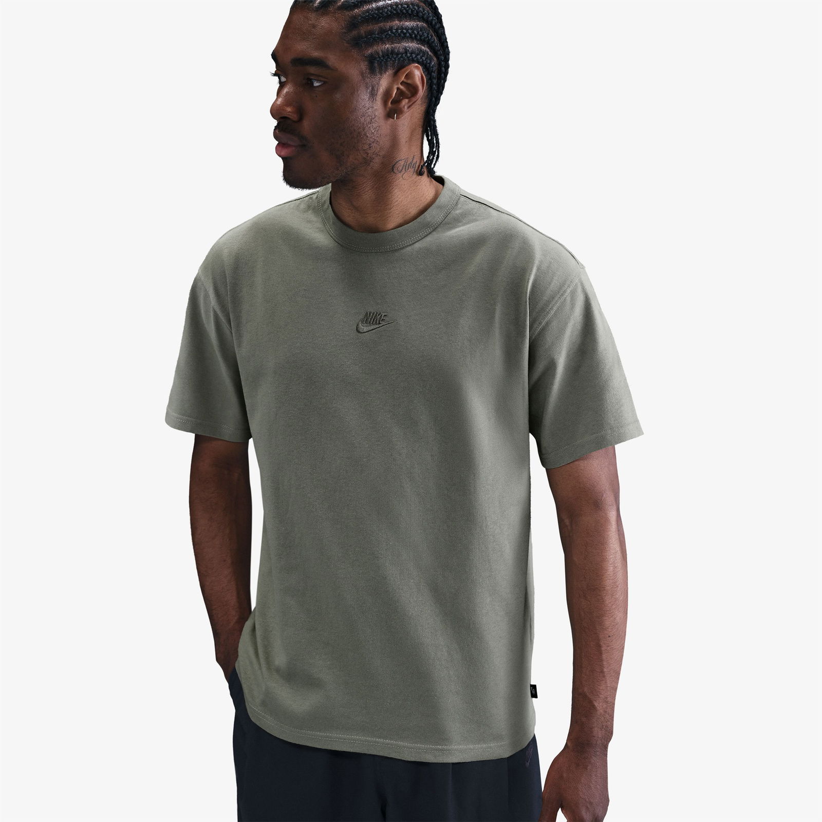Nike Sportswear Premium Essentials Erkek Yeşil T-Shirt