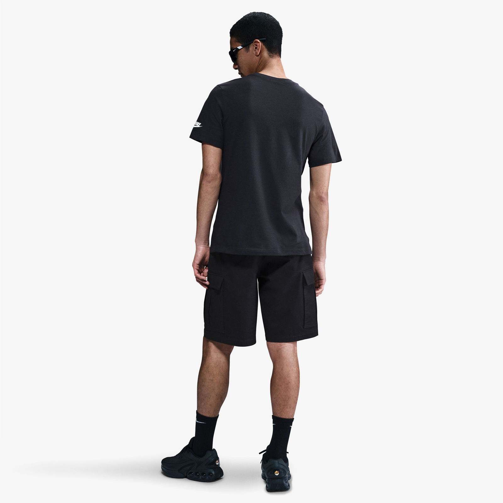 Nike Sportswear 6 Mo Futura Erkek Siyah T-Shirt