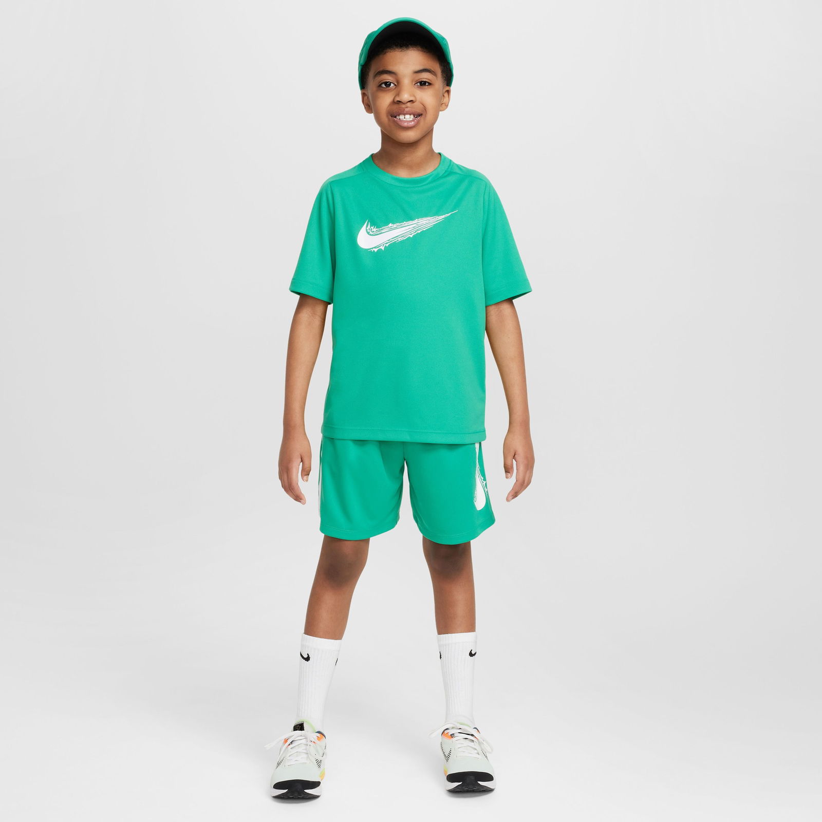 Nike Dri-Fit Multi Çocuk Yeşil Şort
