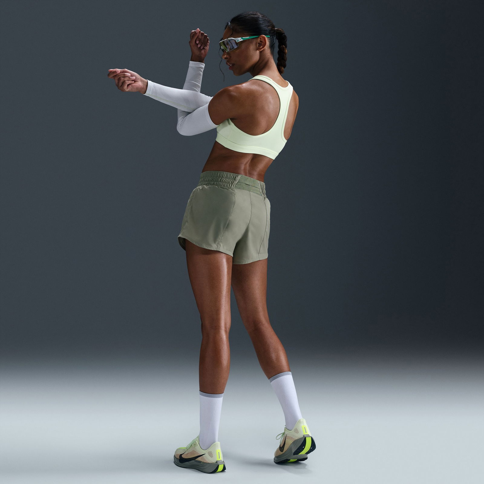 Nike One Dri-Fit Swoosh Kadın Yeşil Şort
