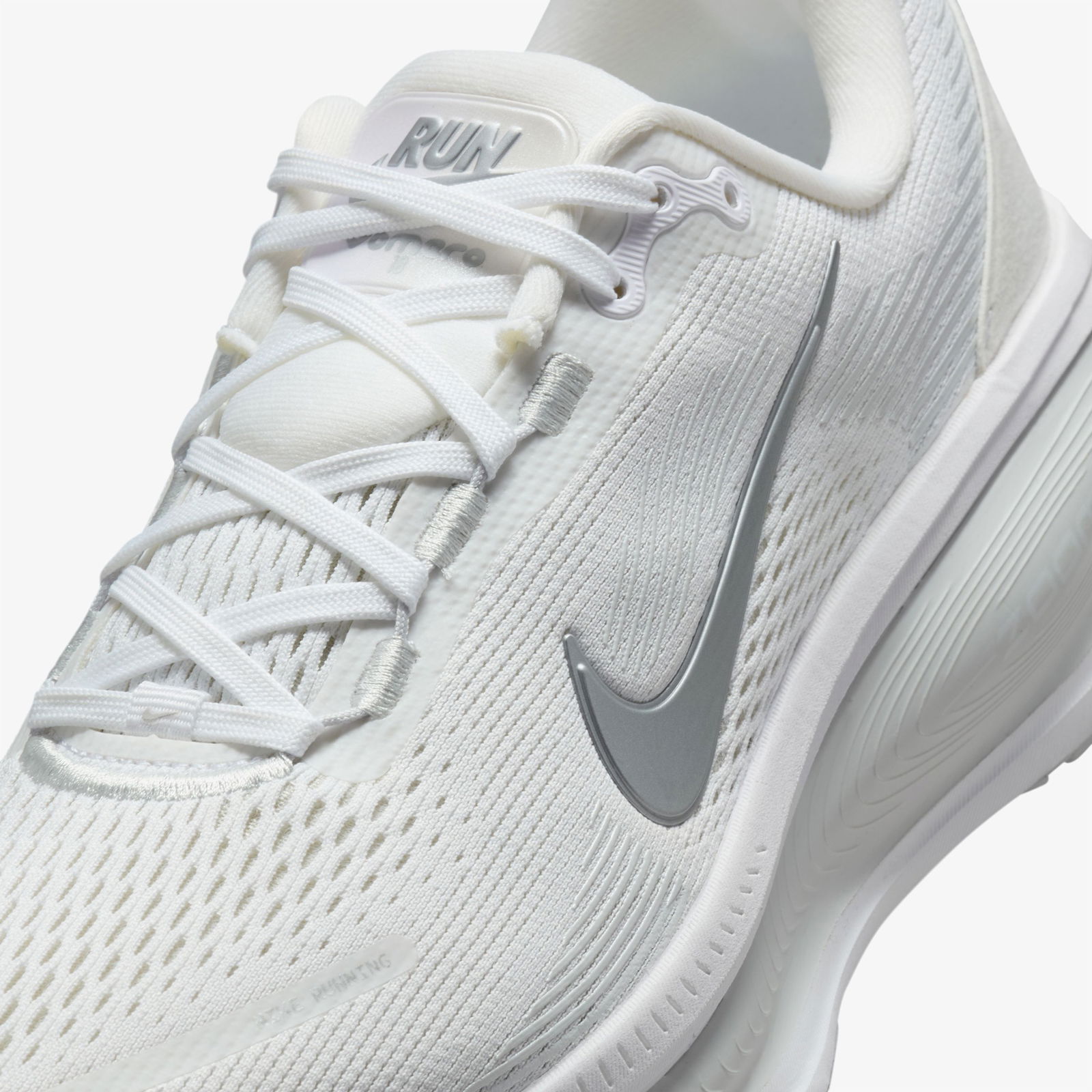 Nike Vomero 18 Kadın Beyaz Koşu Ayakkabısı