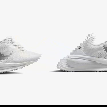  Nike Vomero 18 Kadın Beyaz Koşu Ayakkabısı