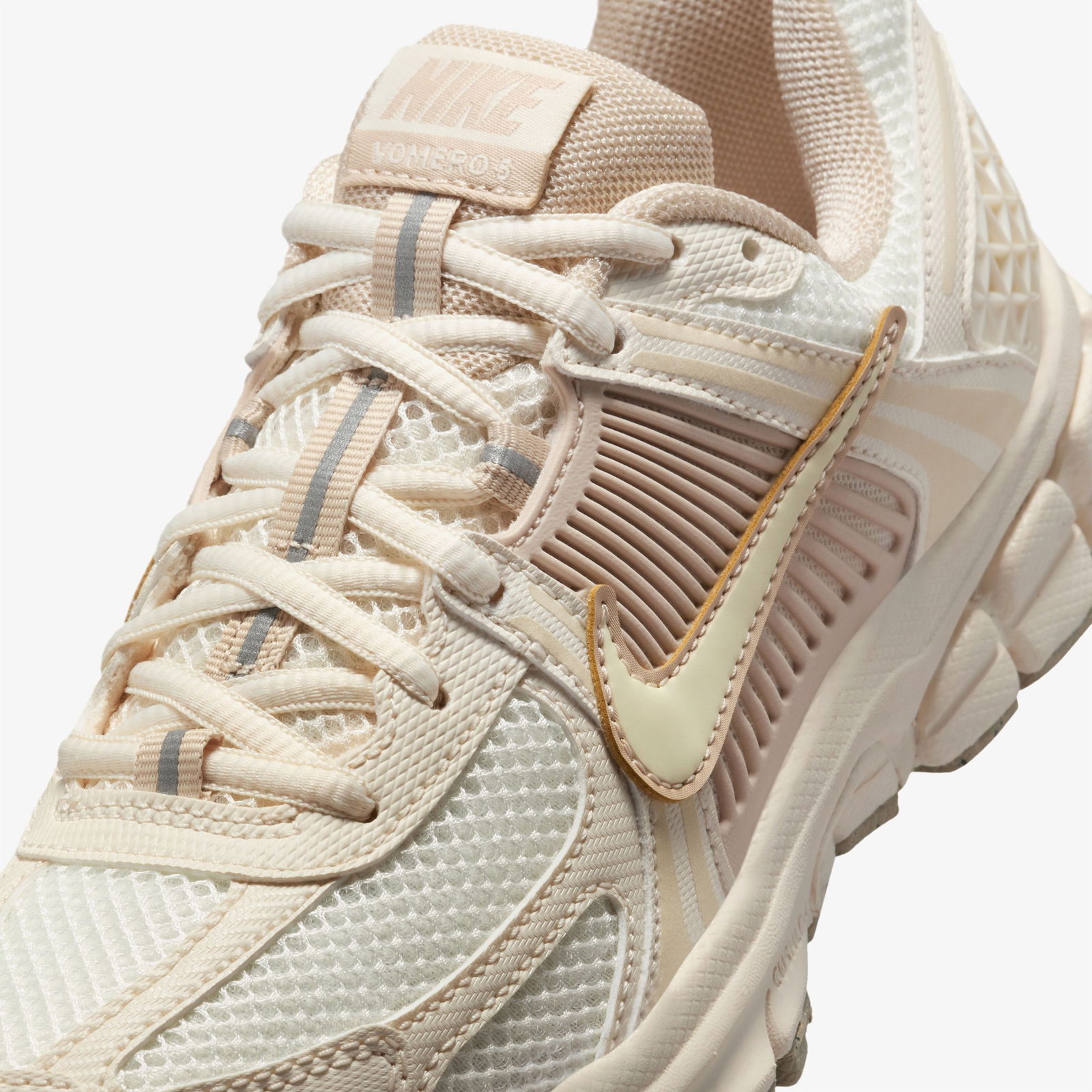 Nike Vomero 5 Genç Çocuk Bej Spor Ayakkabı
