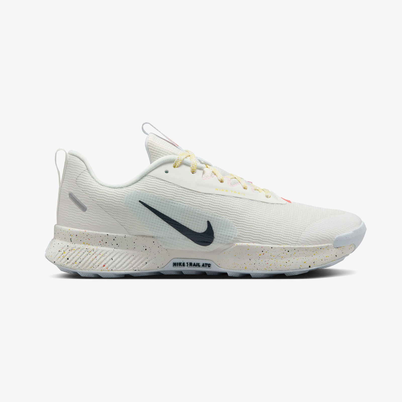 Nike Juniper Trail 3 Kadın Beyaz Koşu Ayakkabısı