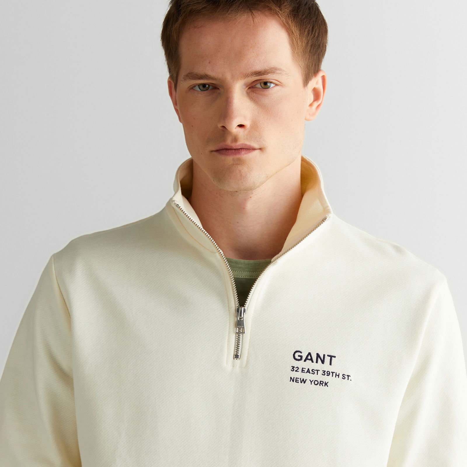 GANT Erkek Krem Regular Fit Yarım Fermuarlı Logolu Sweatshirt