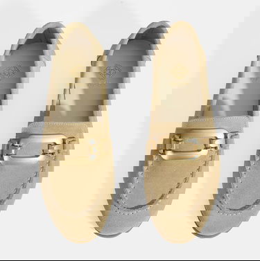  Kadın Krem Metal Aksesuarlı Süet Loafer