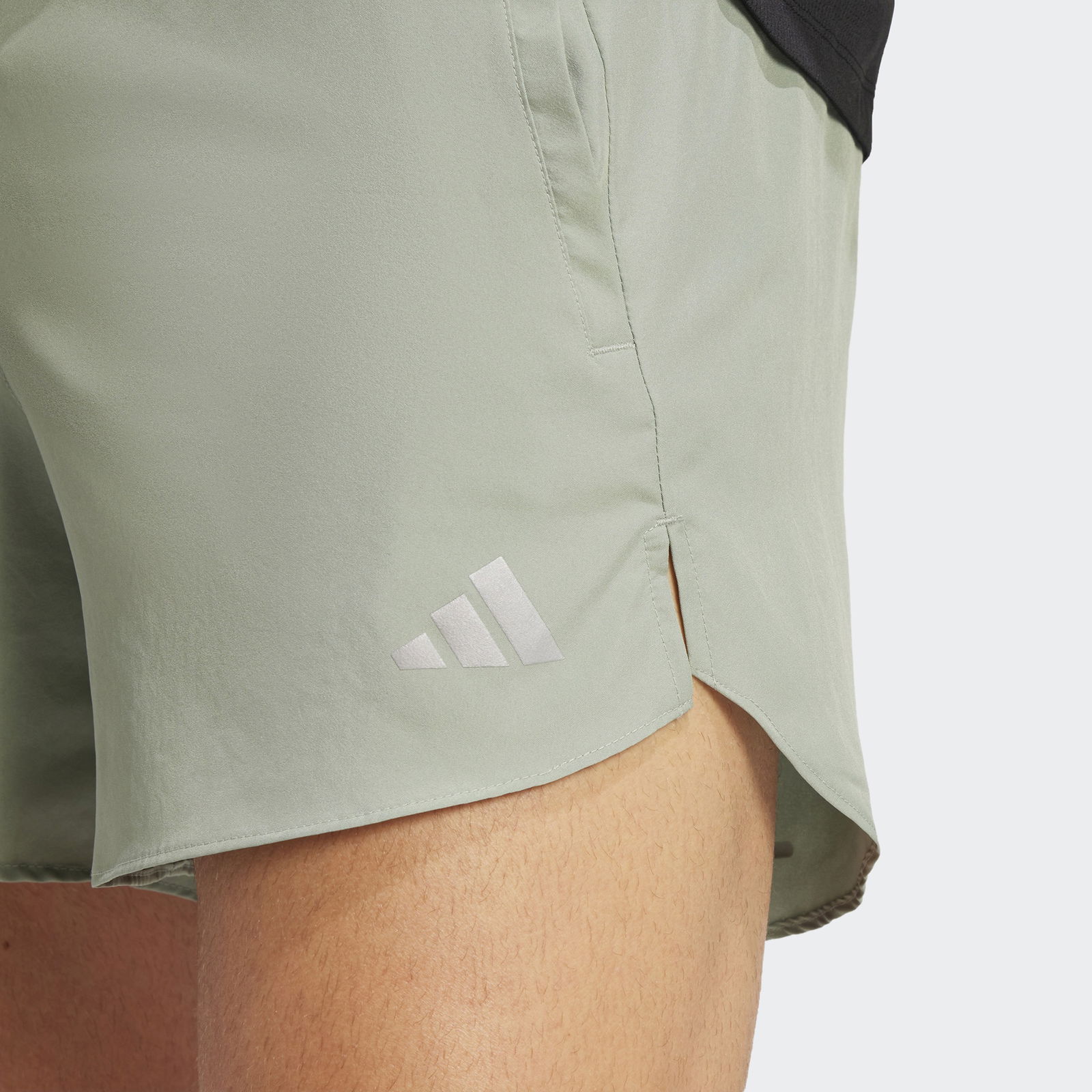 adidas Run it Erkek Yeşil Koşu Şortu