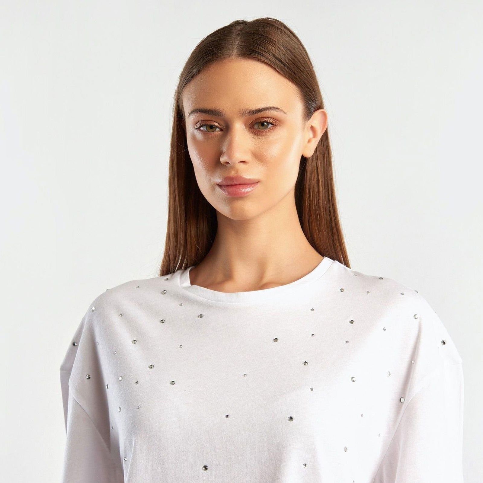 Kadın Beyaz %100 Pamuk Bisiklet Yaka Taşlı Tshirt