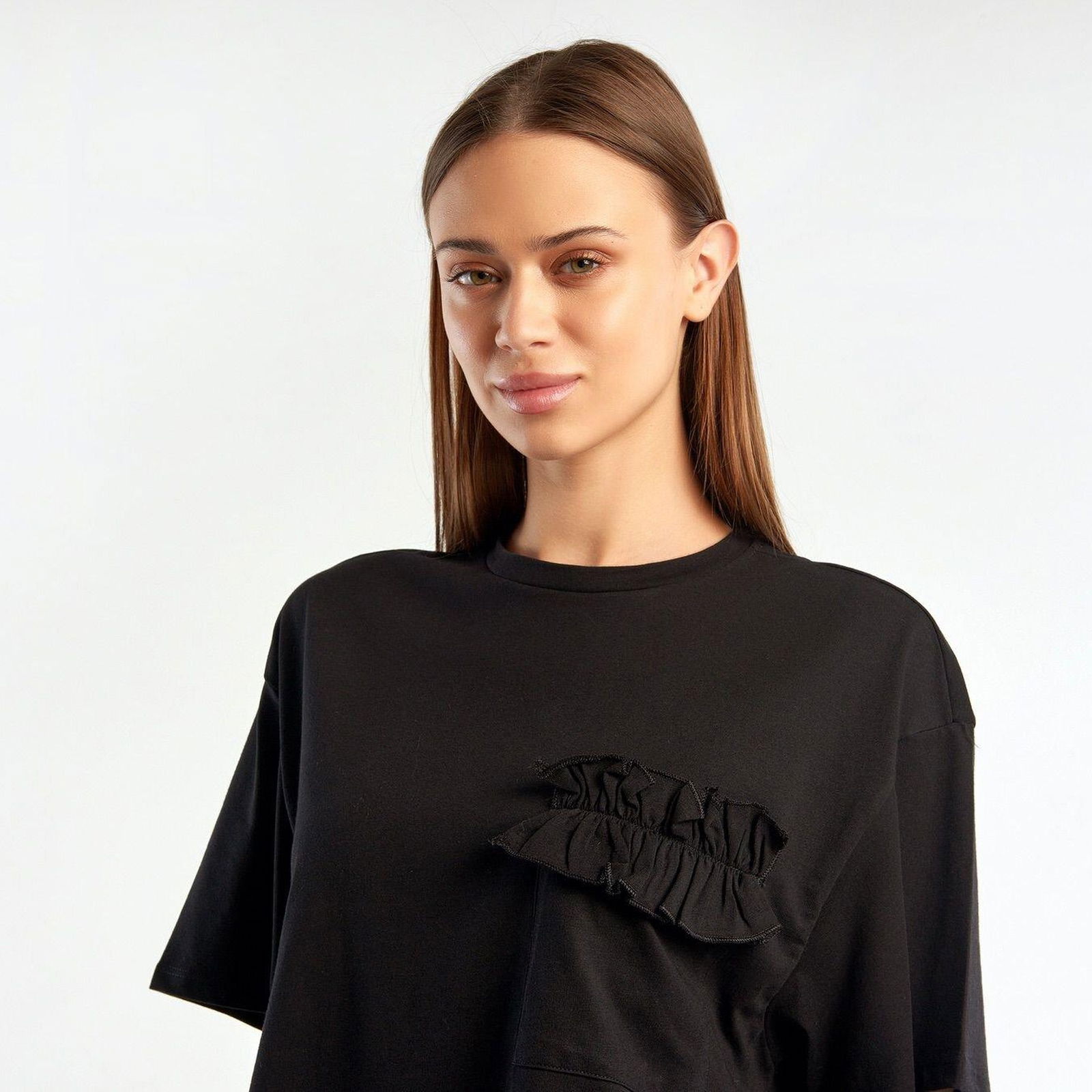 Kadın Siyah %100 Koton Cebi Fırfırlı T-Shirt