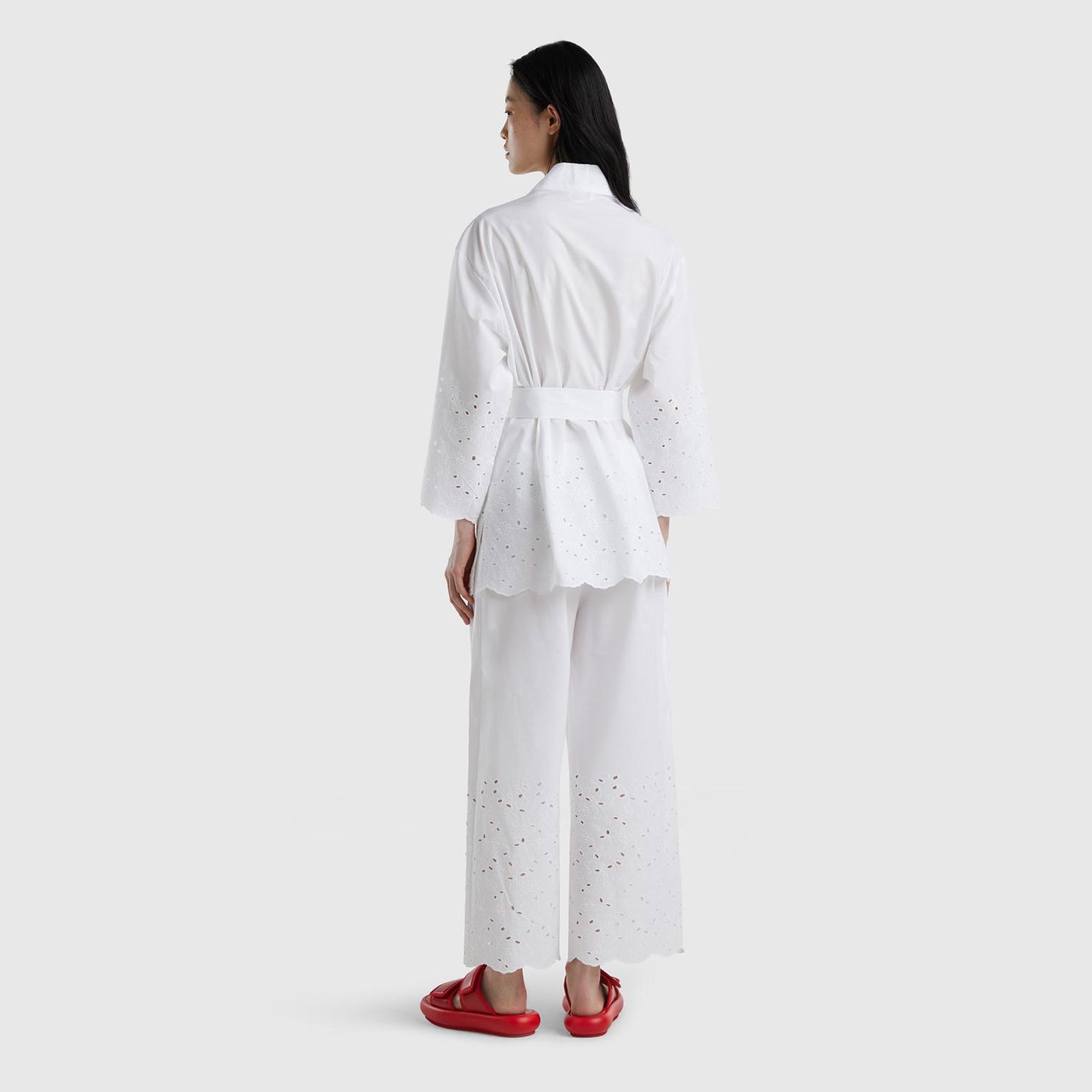 Kadın Beyaz İşlemeli Kimono