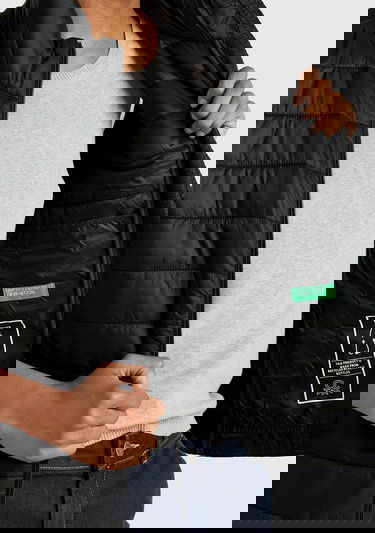  Kadın Siyah Polyester Dolgulu Fermuarlı Slim Fit Pufa Yelek