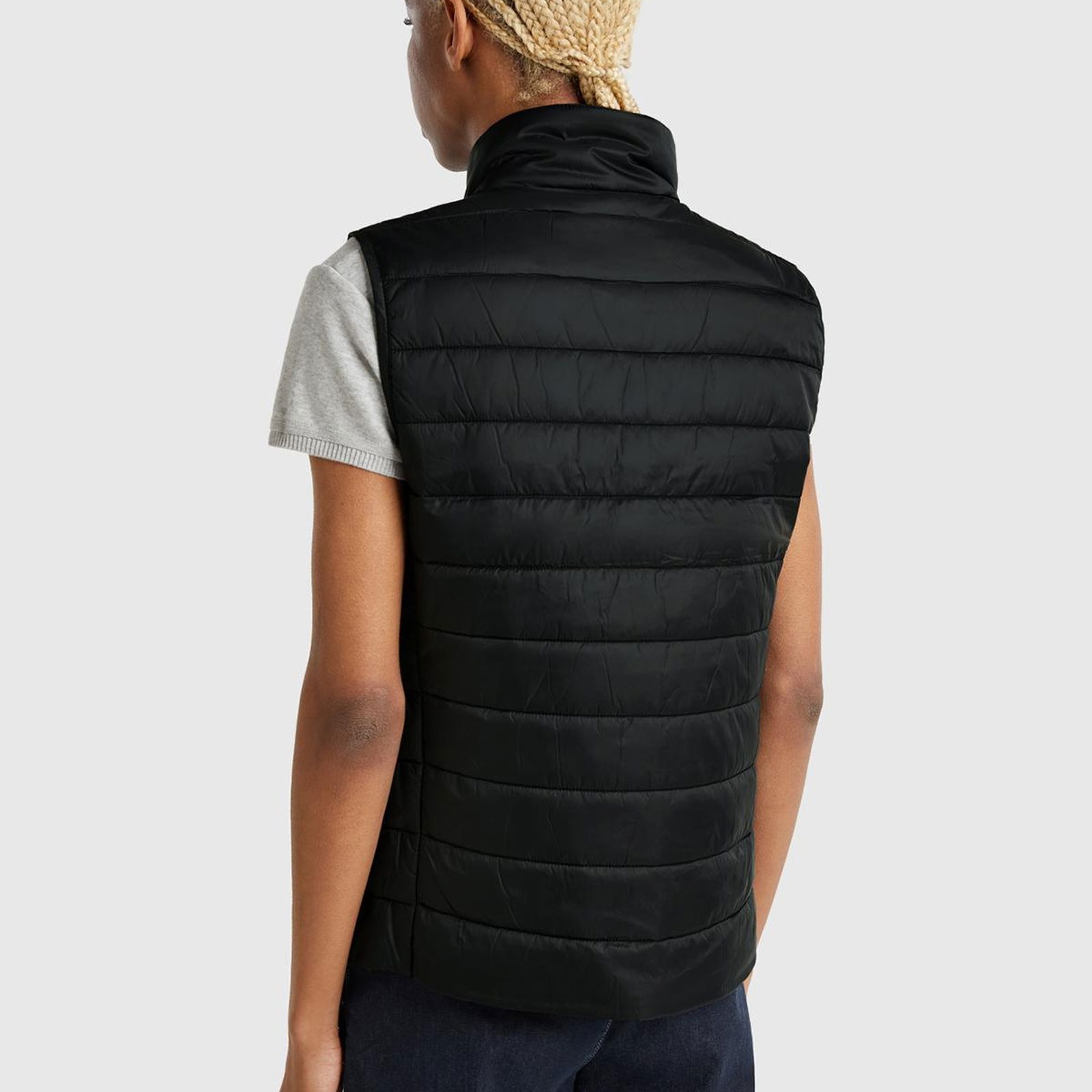 Kadın Siyah Polyester Dolgulu Fermuarlı Slim Fit Pufa Yelek