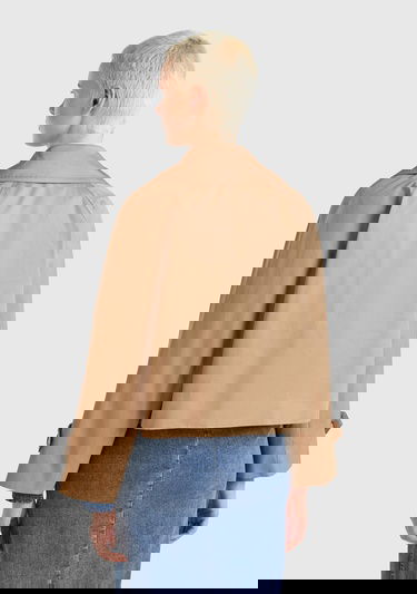  Kadın Bej Pamuklu Önü ve Kolu Düğmeli Astarlı Crop Ceket