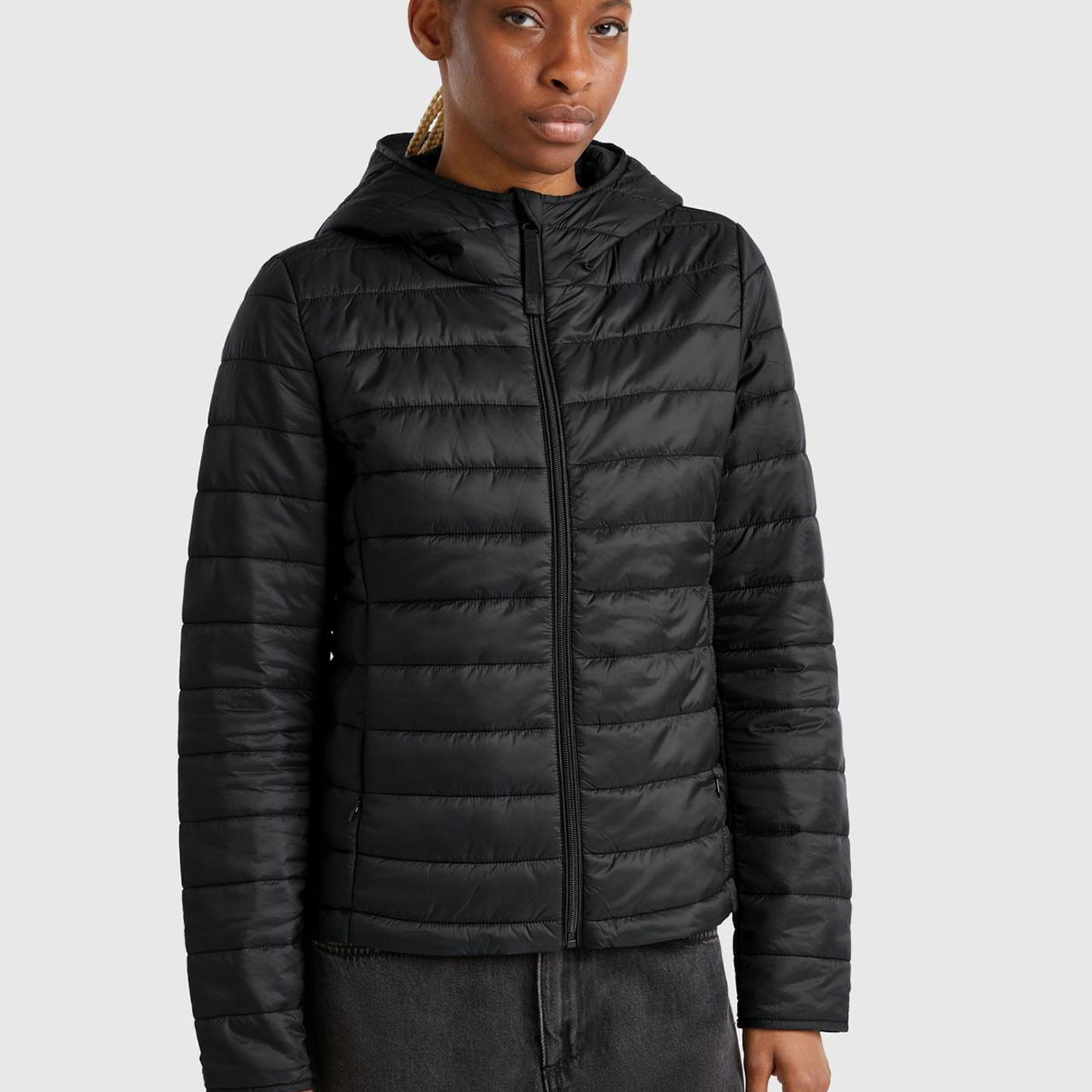 Kadın Siyah Polyester Dolgulu Feramuarlı Kapüşonlu Slim Fit Puffer Mont