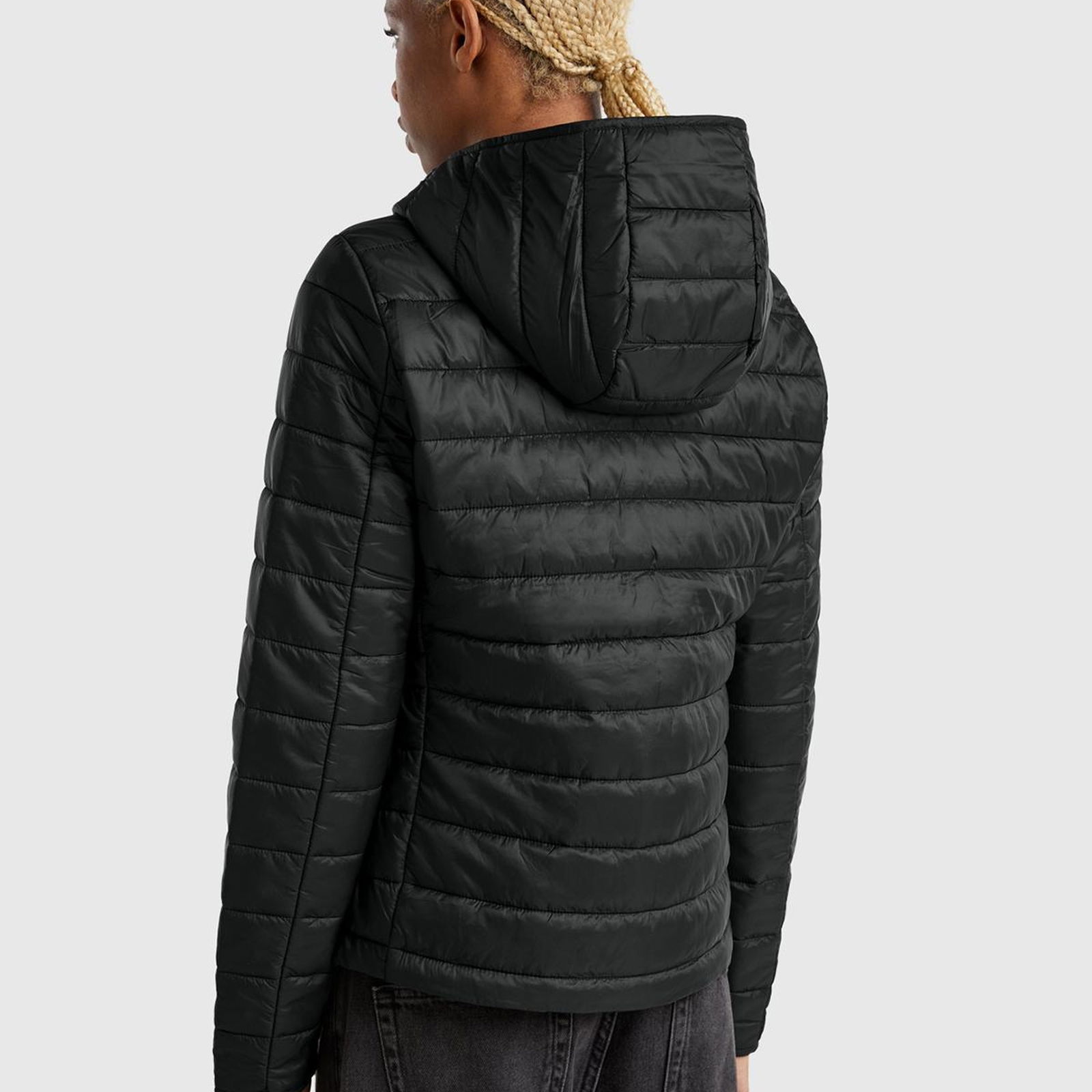 Kadın Siyah Polyester Dolgulu Feramuarlı Kapüşonlu Slim Fit Puffer Mont