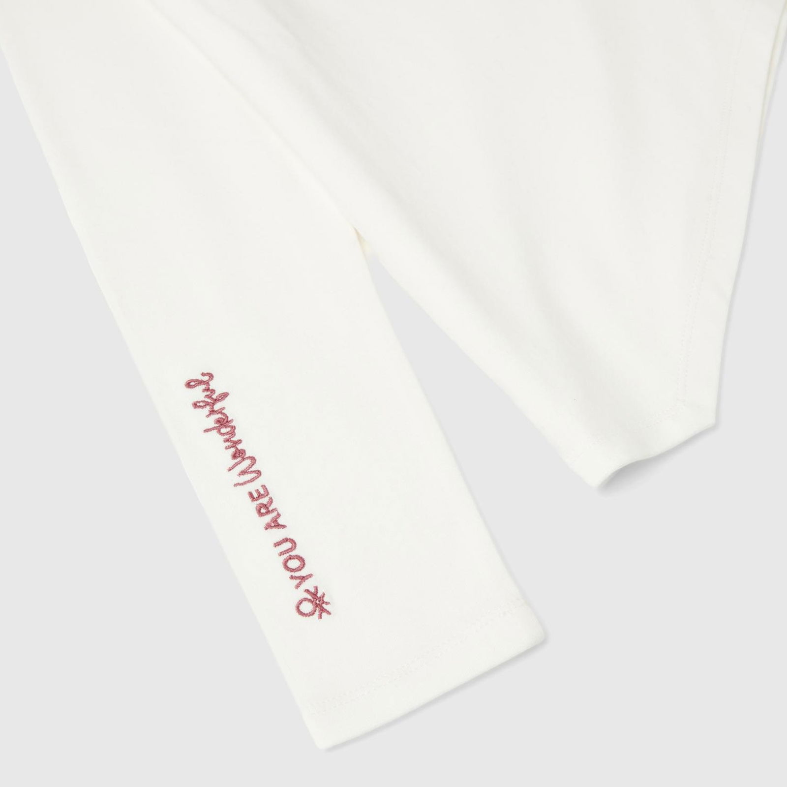 Kız Çocuk Beyaz Etek Ucu Asimetrik Detaylı Bisiklet Yaka Uzun Kollu T-Shirt
