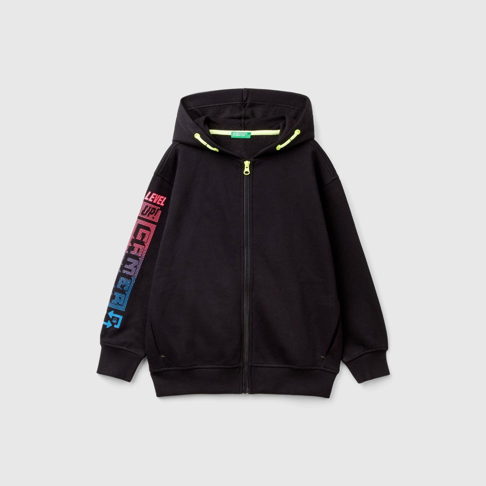 Erkek Çocuk Siyah Kontrast Renk Detaylı Baskılı Fermuarlı Kapüşonlu Sweatshirt