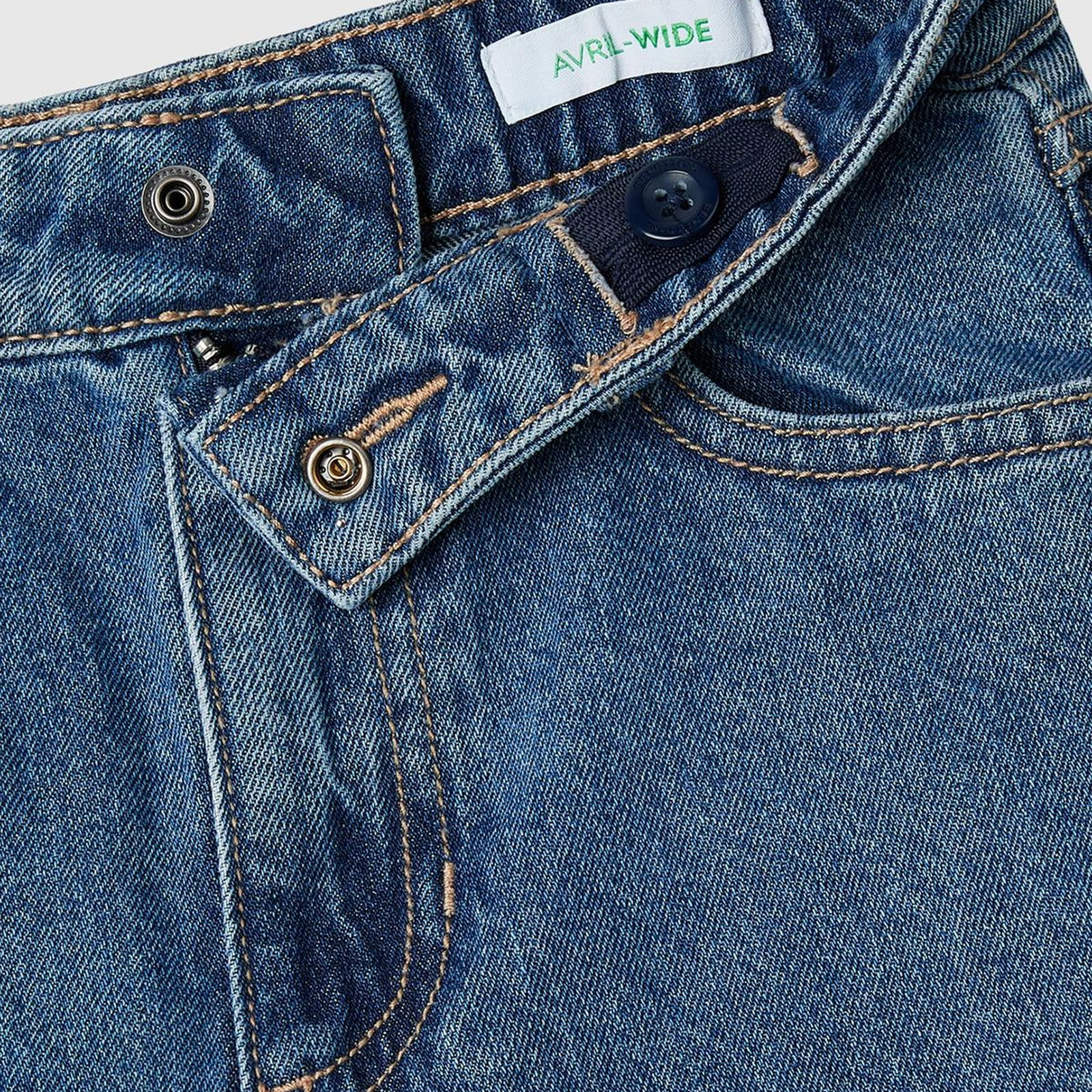 Kız Çocuk Koyu Denim Yanları ve Arkası Cep Detaylı Geniş Kesim Kargo Pantolon