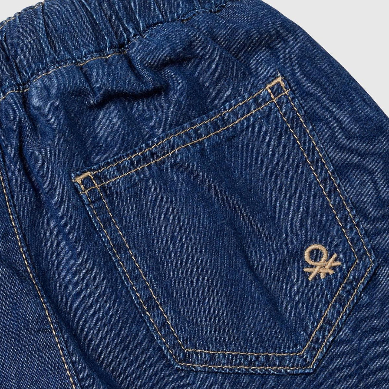 Erkek Çocuk Koyu Denim Arka Cebi Logo Detaylı Büzgü İpli Kıvrık Paça Denim Pantolon