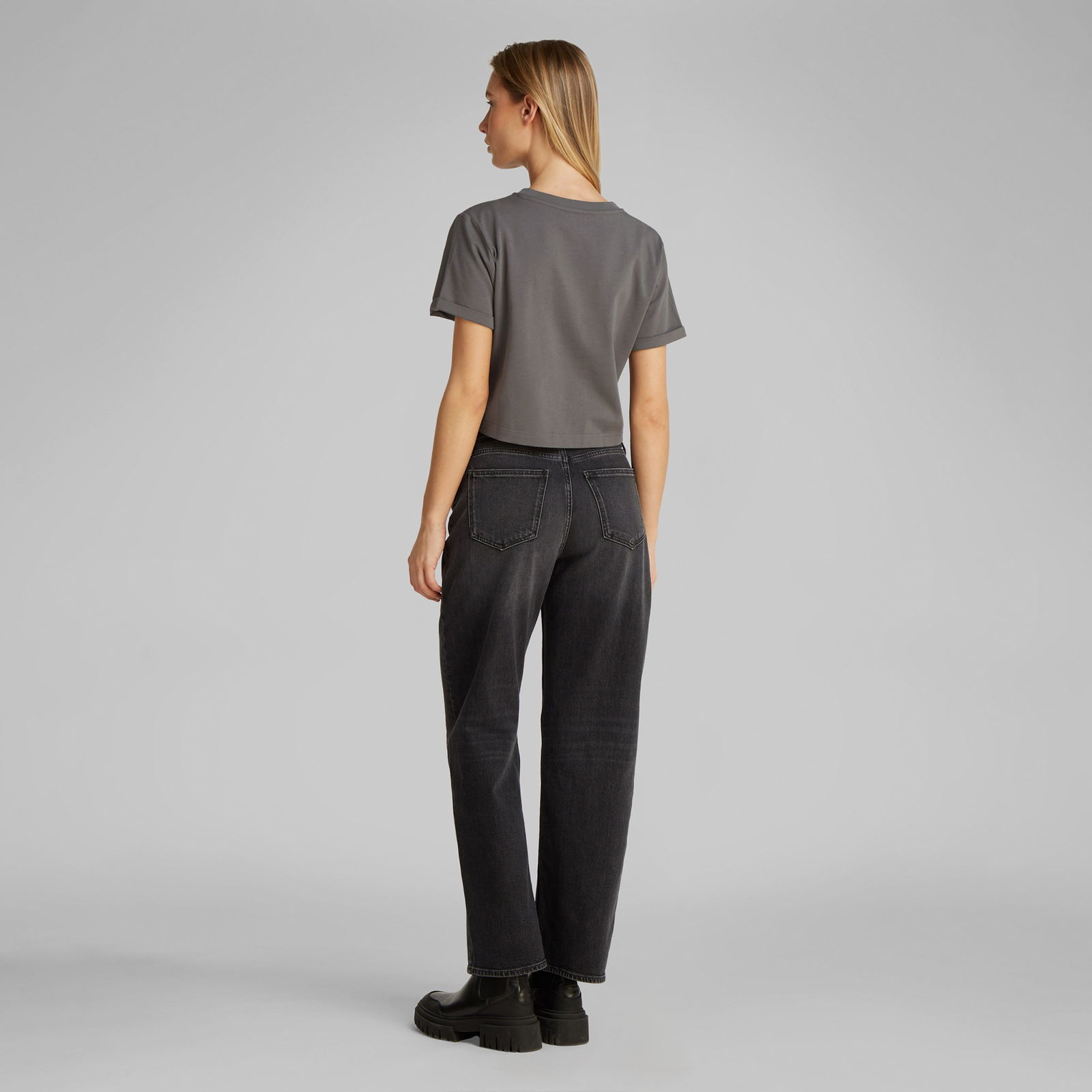 Calvin Klein Liquid Cropped Kadın Gri T-Shirt