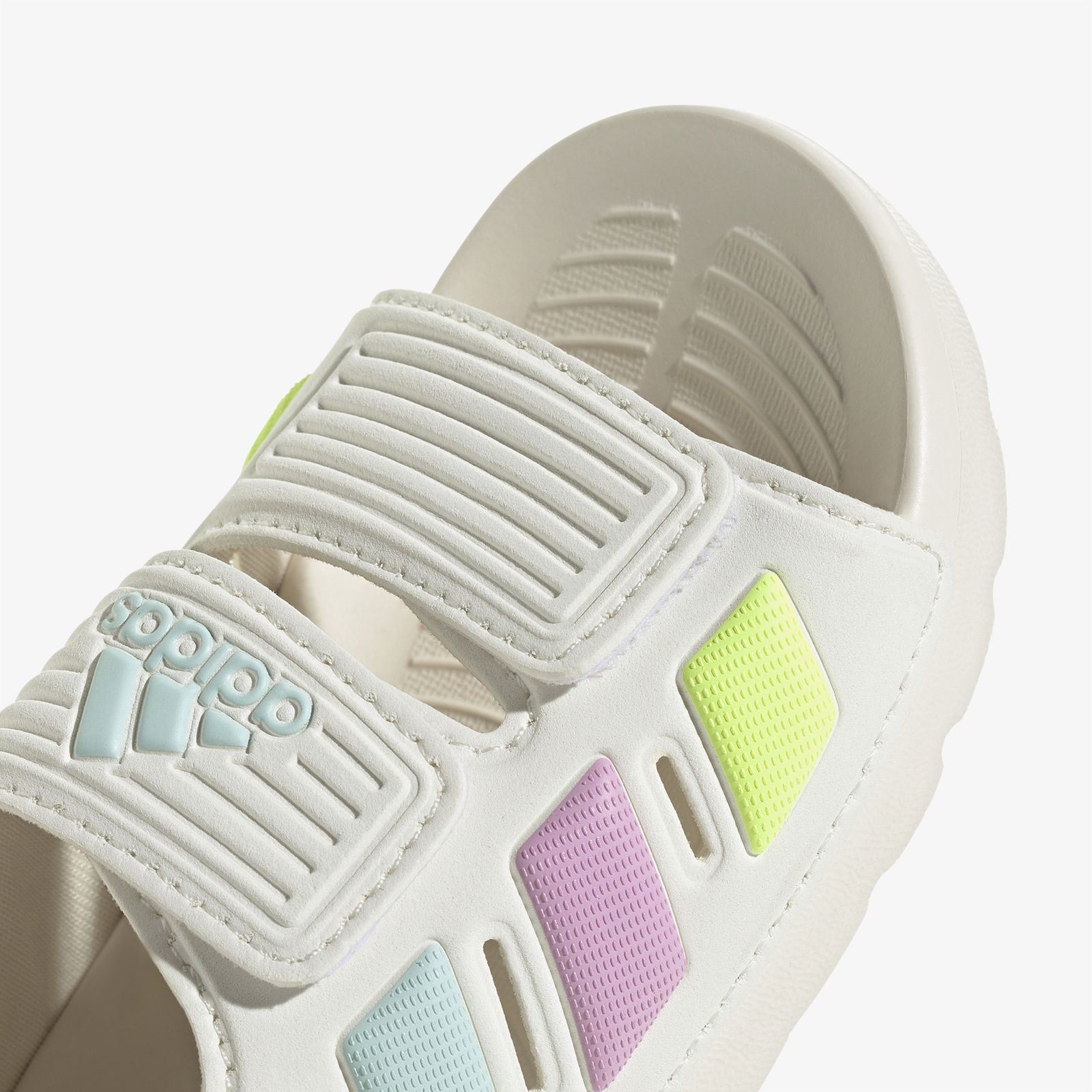adidas Altaswim 2.0 Çocuk Beyaz Sandalet