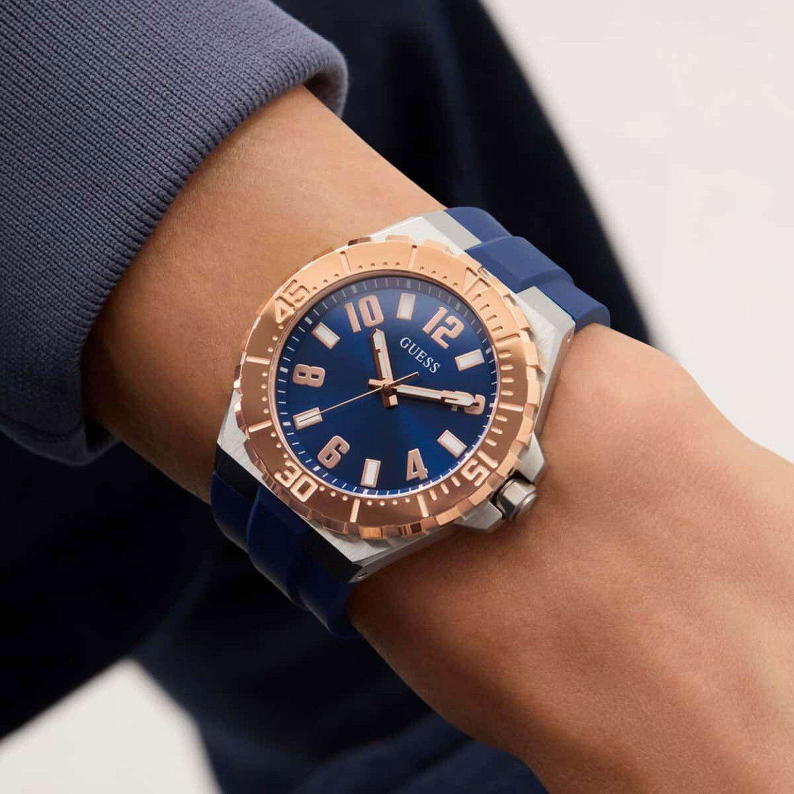 Guess GUGW0906G3 Erkek Kol Saati